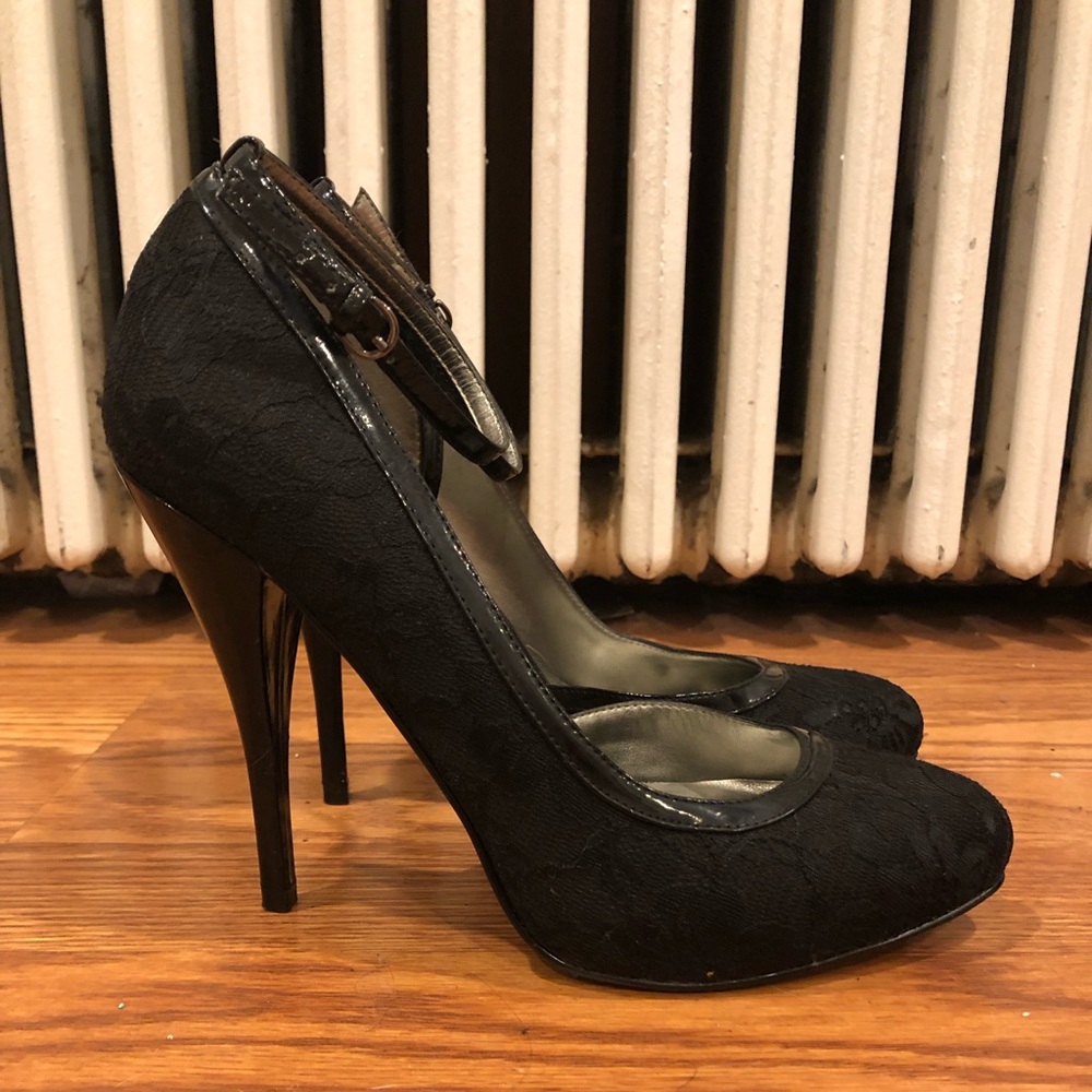Guess black lace fabric high heels